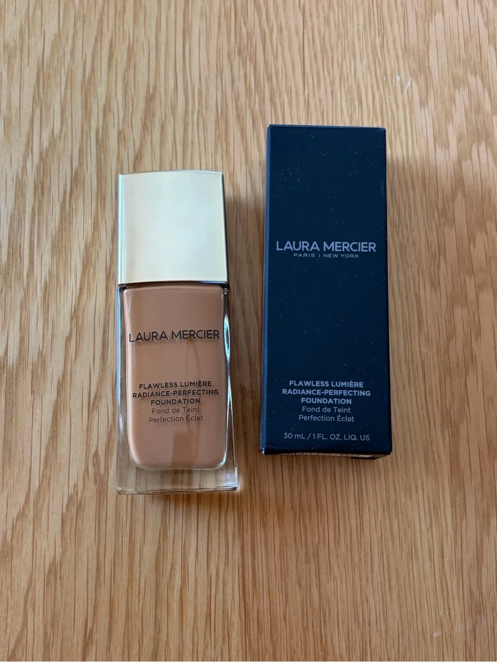 Laura Mercier Flawless Lumière Radiance-Perfecting Foundation - 4C1 Praline